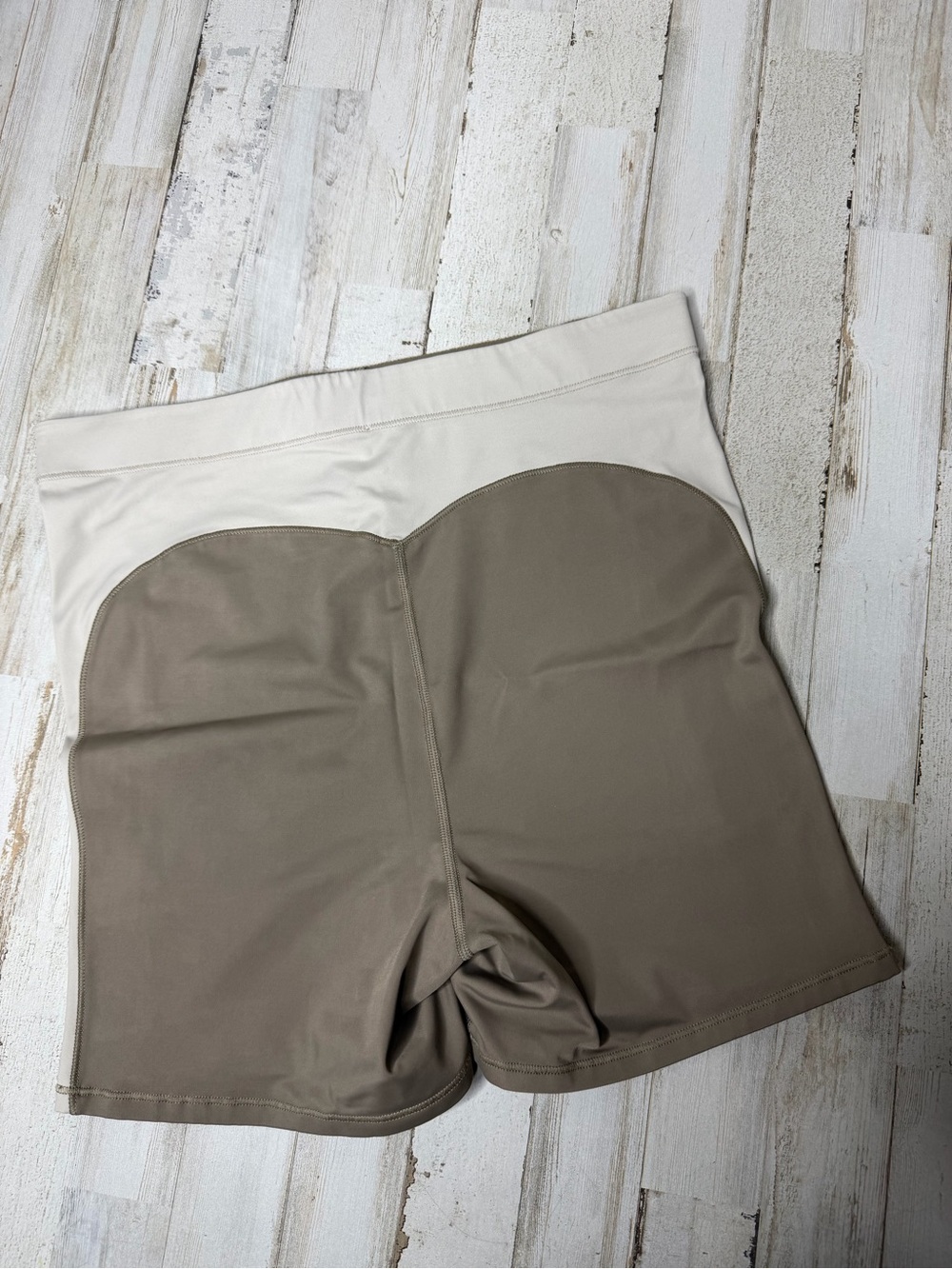 Nike x Skims Biker Shorts - Picture 2 of 7